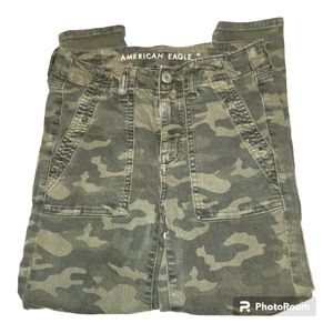 American Eagle Green Camo Hi-RiseCrop Jegging Denim 4 Short Women's Juniors